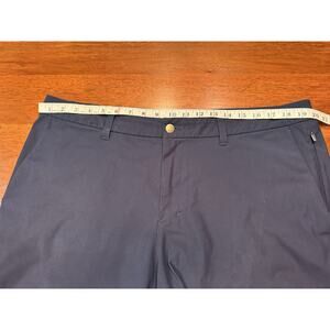 Size 38 Lululemon Shorts Zipper Snap Pockets Dark Navy Blue Solid